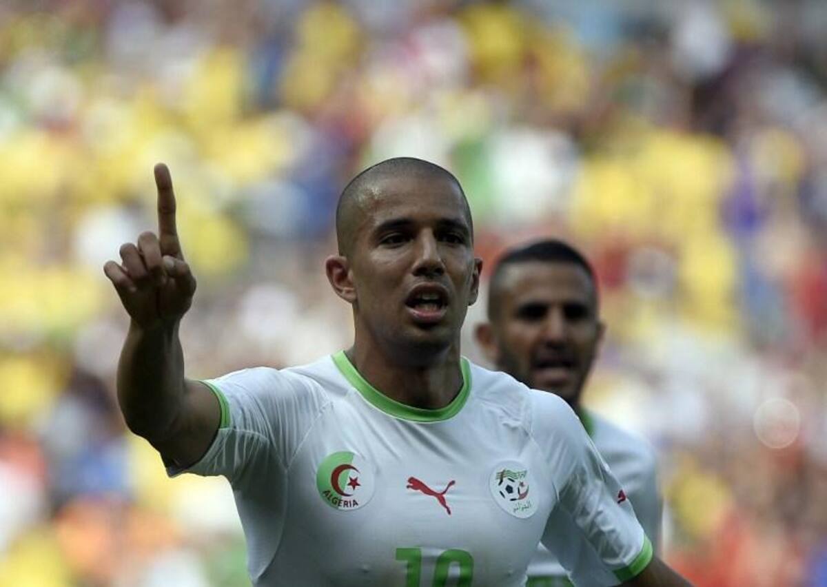 Sofiane Feghouli abrió el marcador en el minuto 24 desde el punto penal y Fellaini consiguió el empate en el 70. Mertens consiguió el 2-1 y le dio la victoria a los "Diablo rojos".