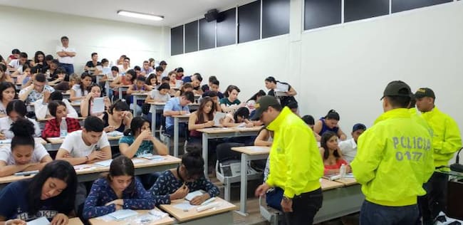 Así fueron los primeros operativos de la Policía durante el examen de admisión de la Universidad del Magdalena. POLICÍA NACIONAL.