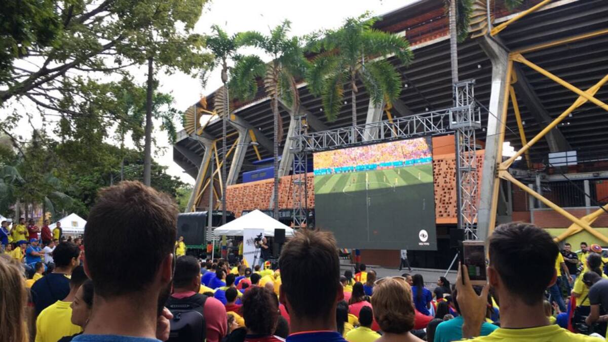 Hinchas Acompañando a la Selección 