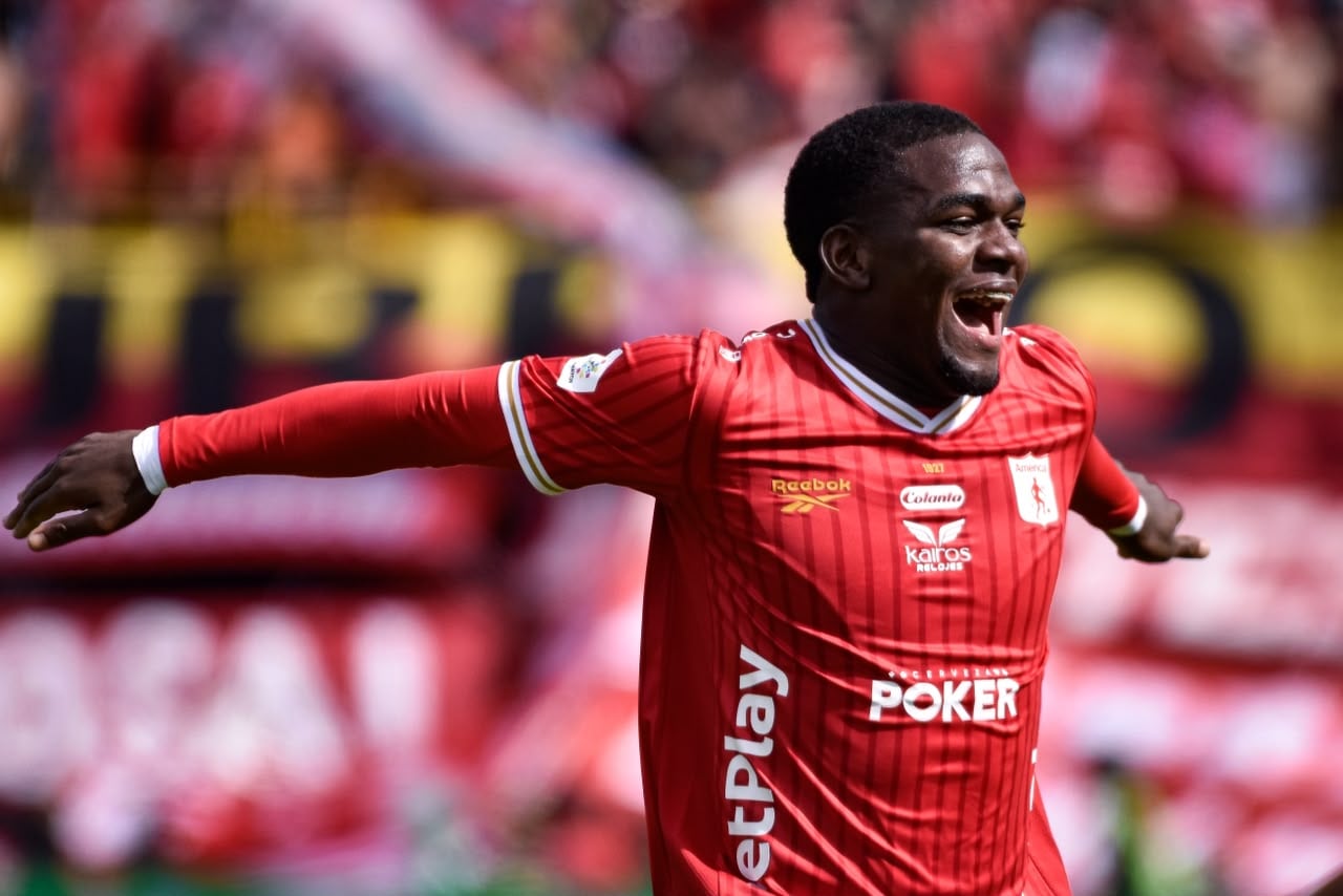 Jhon Palacios celebra su gol ante Internacional / Colprensa.