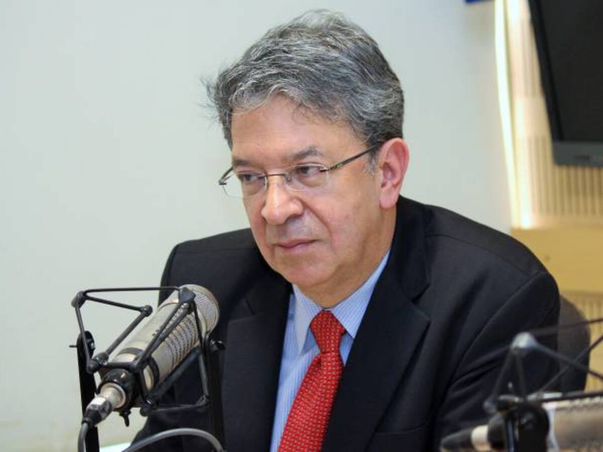 El machismo incide en la baja participación de los hombres en los exámenes de próstata: Carlos F. Fernández