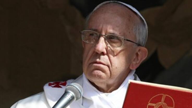 Papa Francisco reza por situación en Egipto y por víctimas del ferry hundido en Filipinas