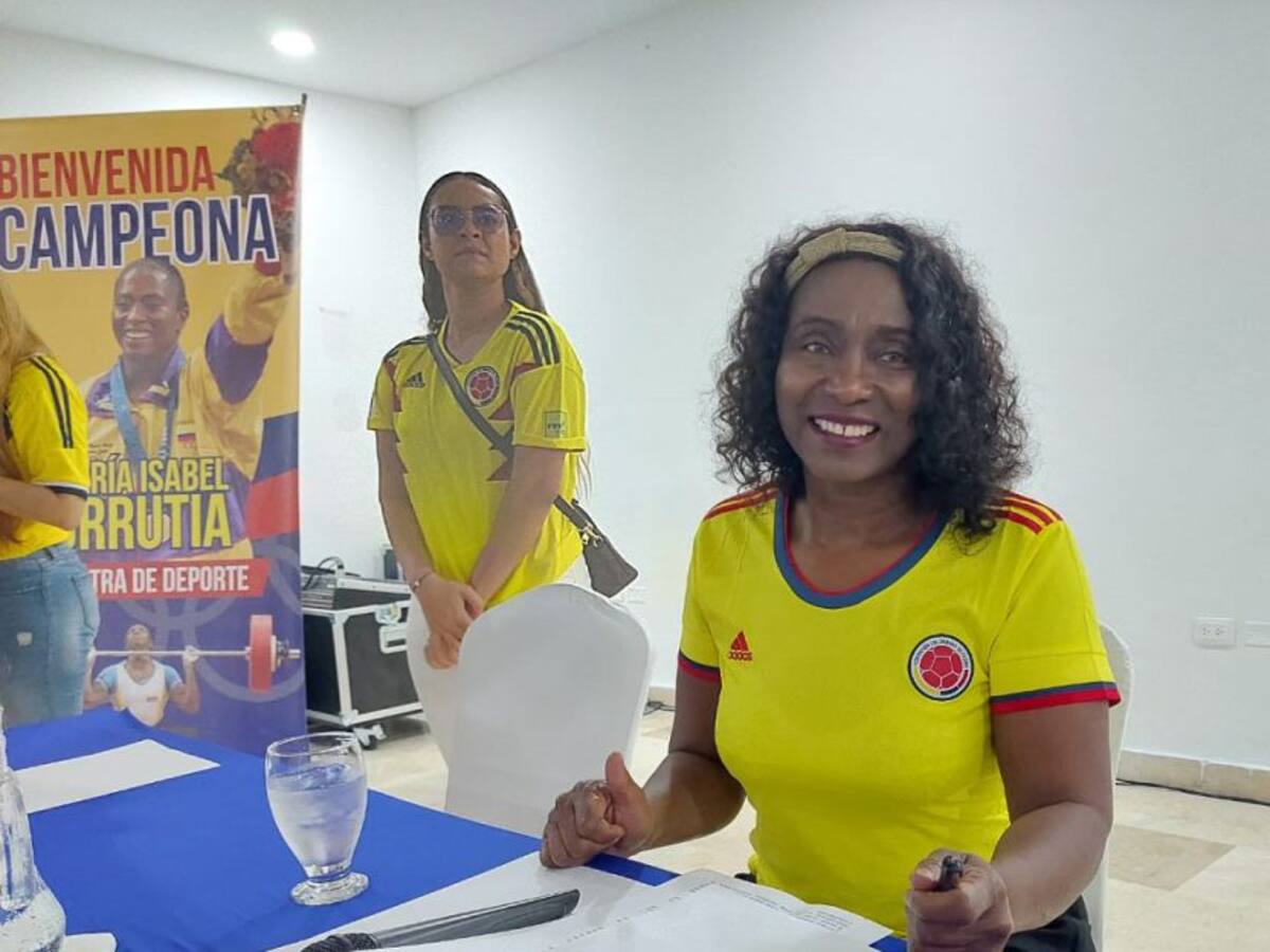 "Hay que reactivar la Liga Femenina de Fútbol": ministra Urrutia