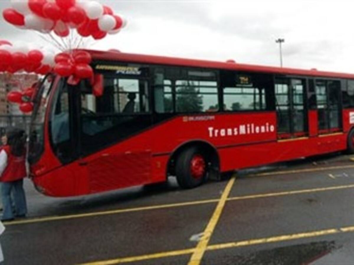 Transmilenio estrenará 5 nuevos buses con mayor capacidad de pasajeros