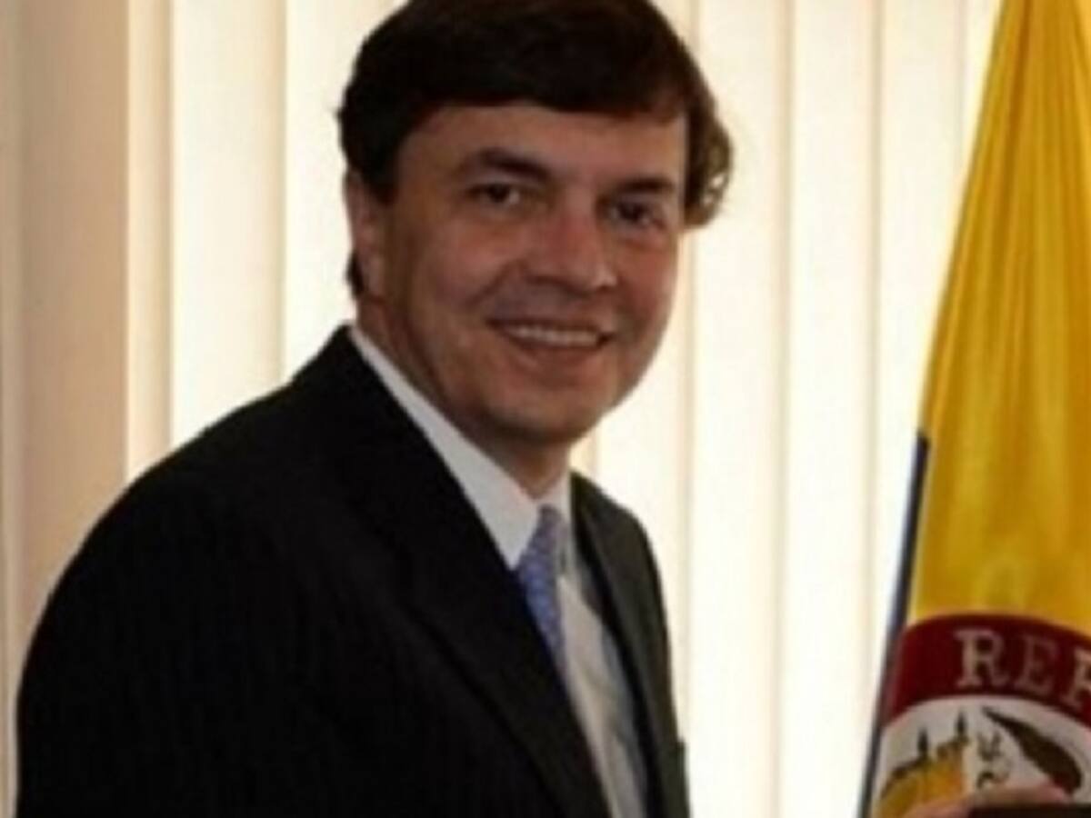 No hay fisuras entre cafeteros: Roberto Vélez