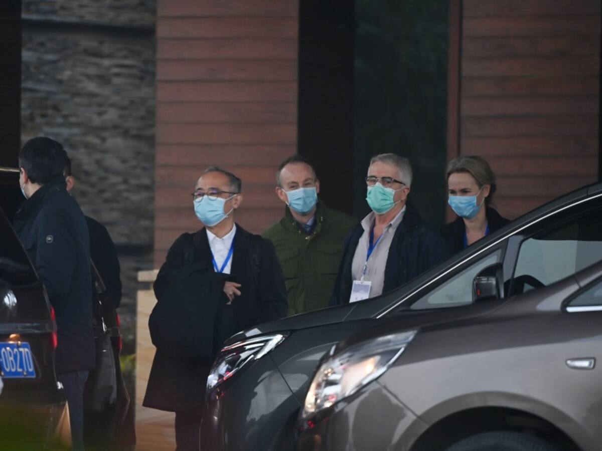 Misión OMS visita hospital de Wuhan que recibió a primeros enfermos COVID