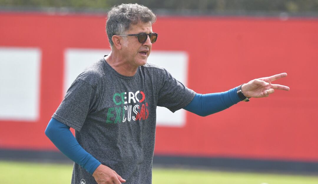 Juan Carlos Osorio entrenando al América de Cali en 2021