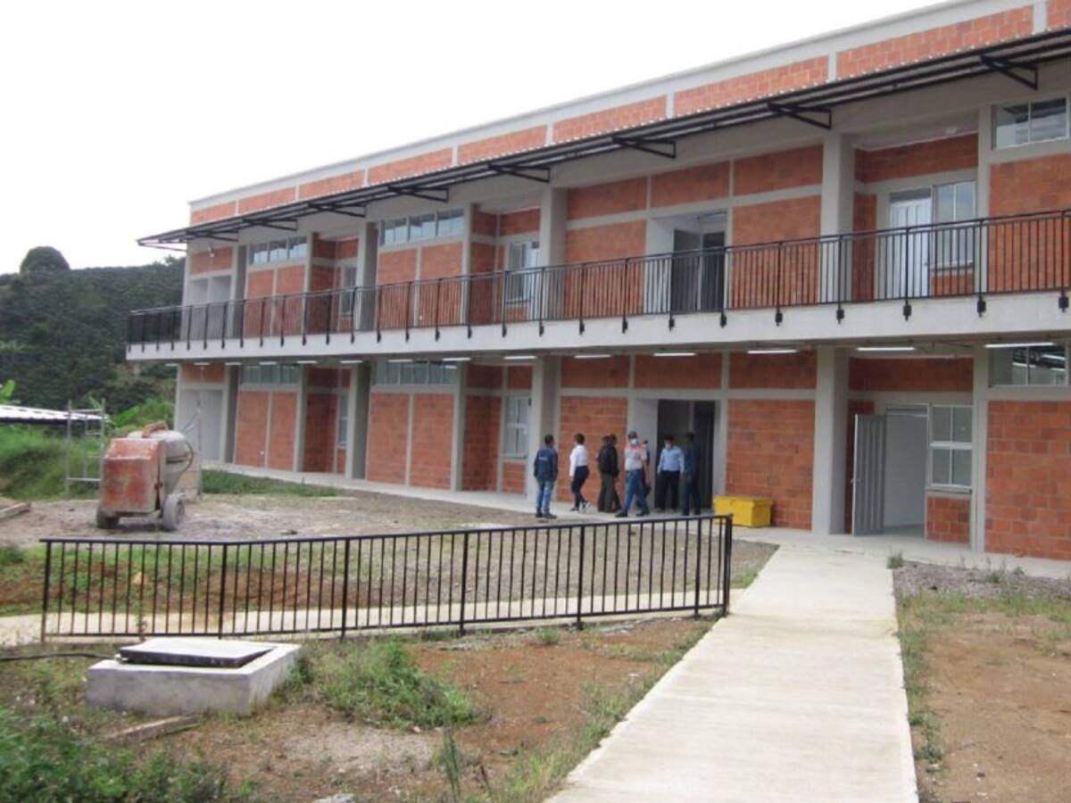 De regreso a clase más de 125 mil estudiantes en el Huila