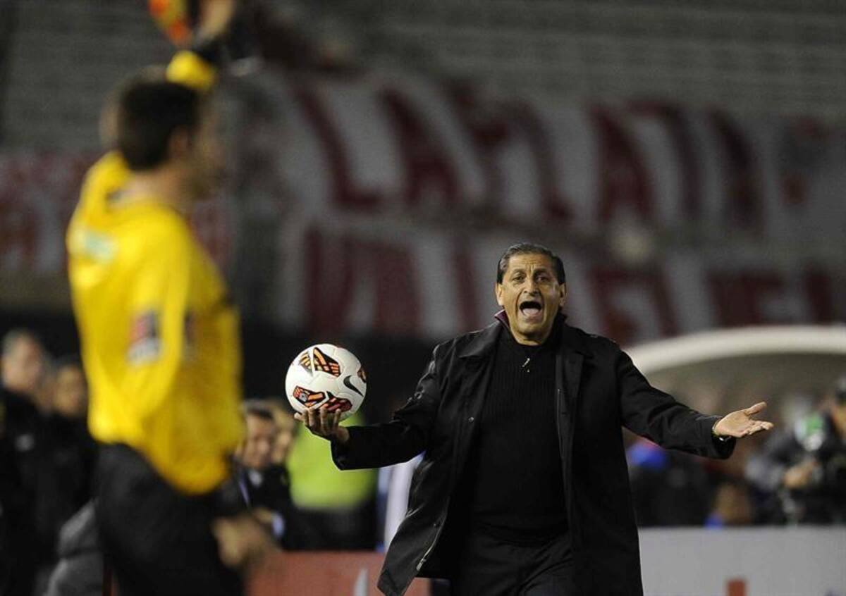 El equipo de la banda no participaba en un torneo internacional desde 2009 y ya es uno de los ocho mejores de la Sudamericana 2013, con Eder Álvarez, Carlos Carbonero y Teo Gutiérrez. En la siguiente llave jugará ante Lanús.