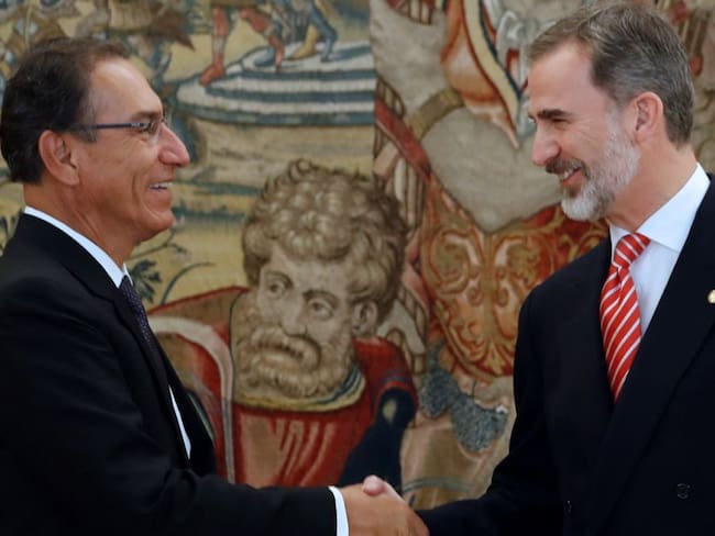 Reyes de España dan bienvenida al presidente peruano en Palacio Real