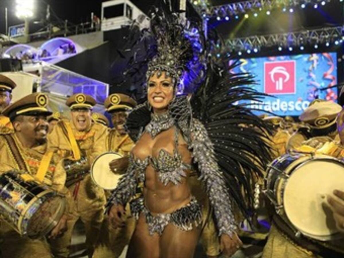 La samba viaja por la cultura alemana y la poesía de Vinicius de Moraes