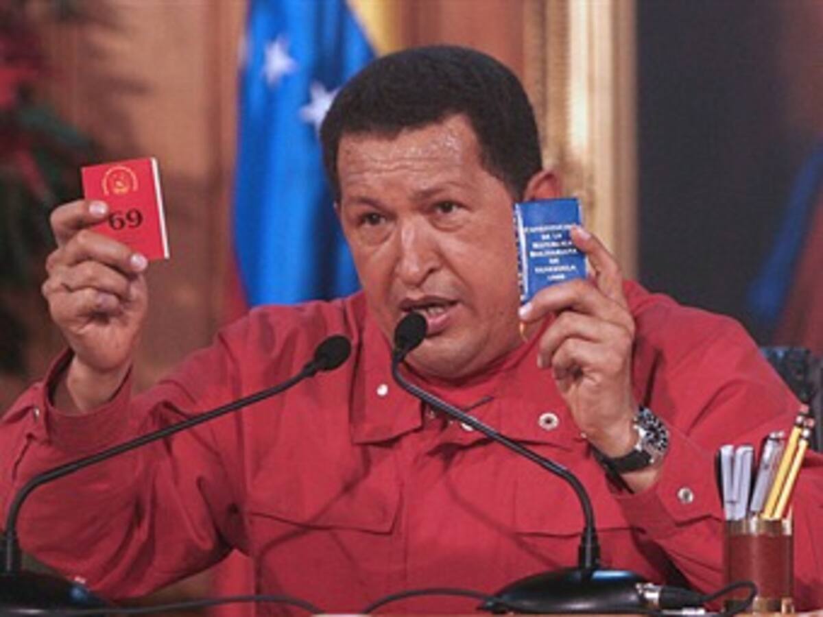 Chávez, al igual que Fidel, publica columna con reflexiones