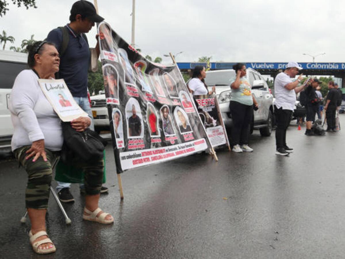 Familiares de los colombianos detenidos en Venezuela, adelantaron una velatón en la frontera