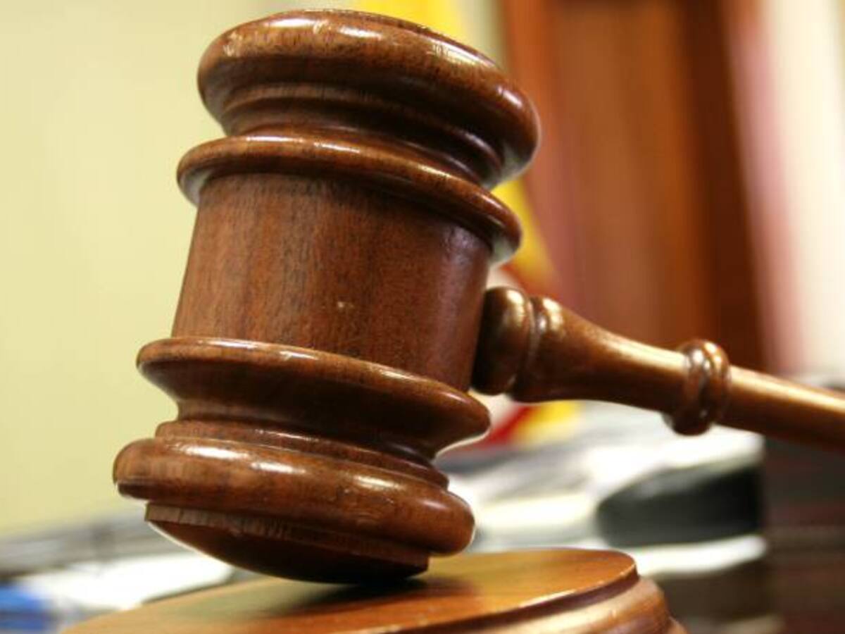 Fiscalía no podía dejar de investigar a quienes se sometieron a JEP: Corte