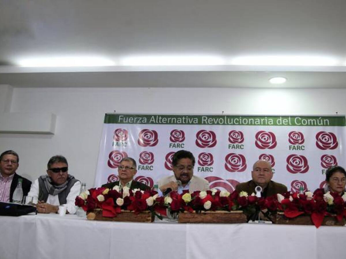 Farc pide no aprobar la Reforma Política en su último debate