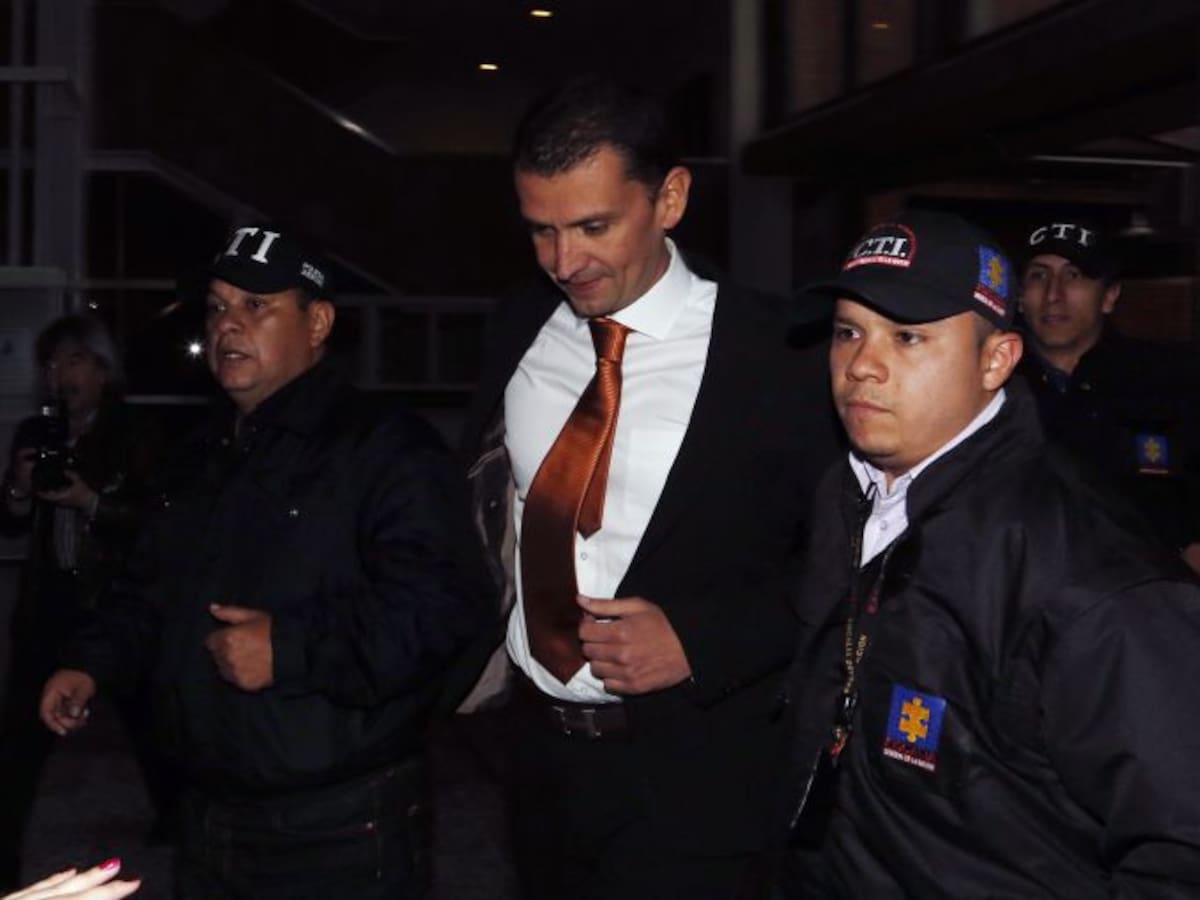 Encuentro de amigos del Carrusel de Contratos en la cafetería de la Fiscalía