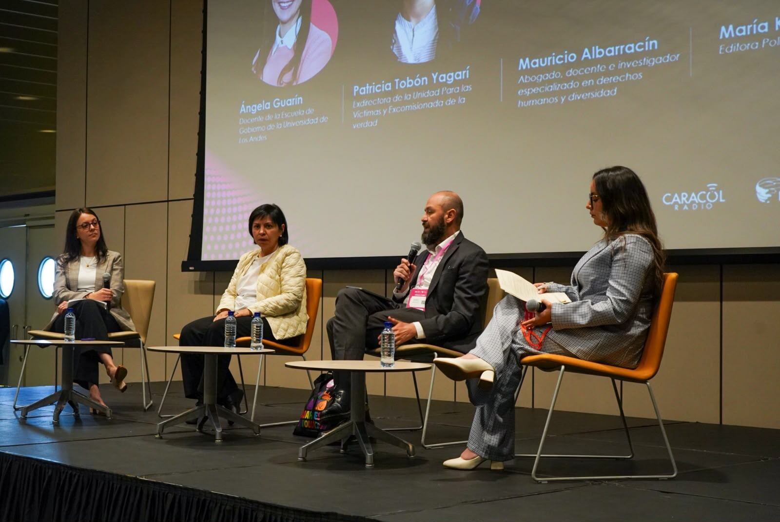 Panel "polarización y cohesión social": El reto de llegar acuerdos en medio de un entorno que ya no comparte el mismo lenguaje. | Foto: Caracol Radio.