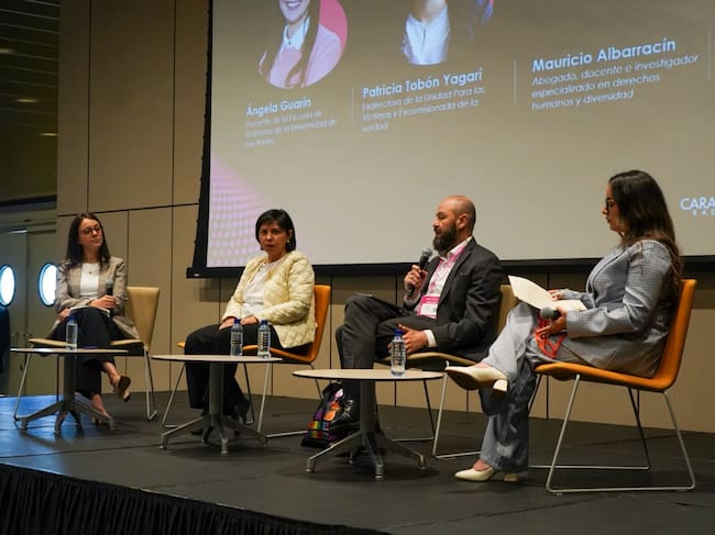 Panel "polarización y cohesión social": El reto de llegar acuerdos en medio de un entorno que ya no comparte el mismo lenguaje. | Foto: Caracol Radio.