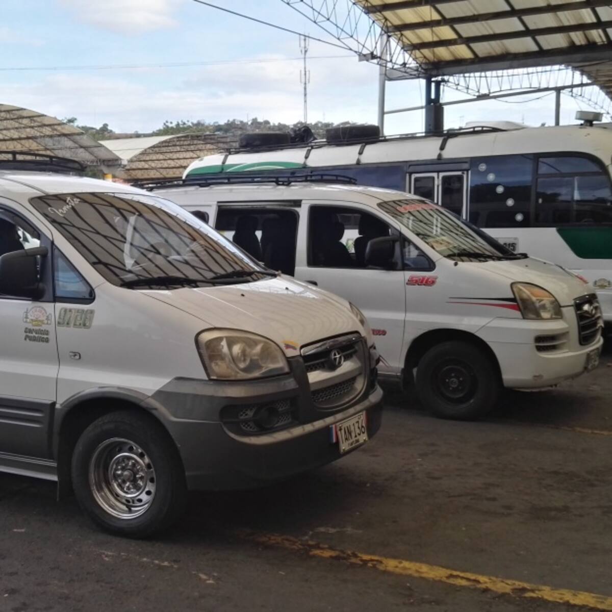 Viajeros se alistan para puente festivo de Día de Reyes