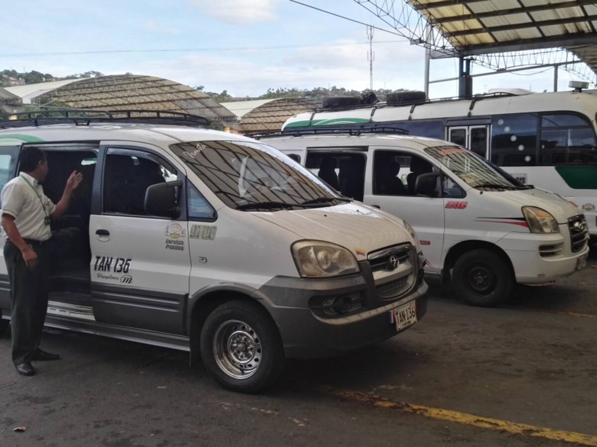 Viajeros se alistan para puente festivo de Día de Reyes