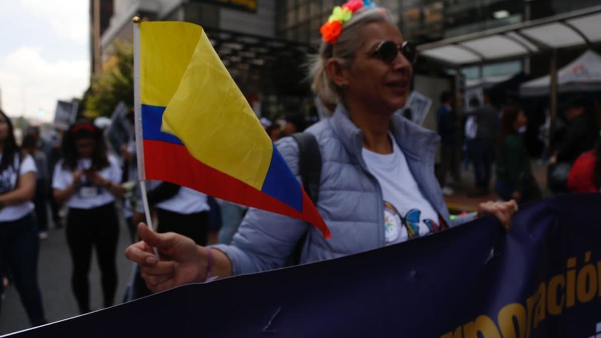 Al Oído: Gobierno derrochón y vanidoso en marchas que no caminan