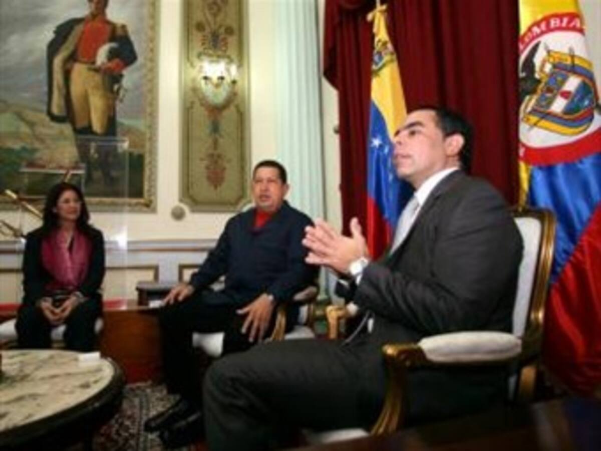 El de las bases militares será el primer gran reto del restablecimiento de relaciones: Benedetti