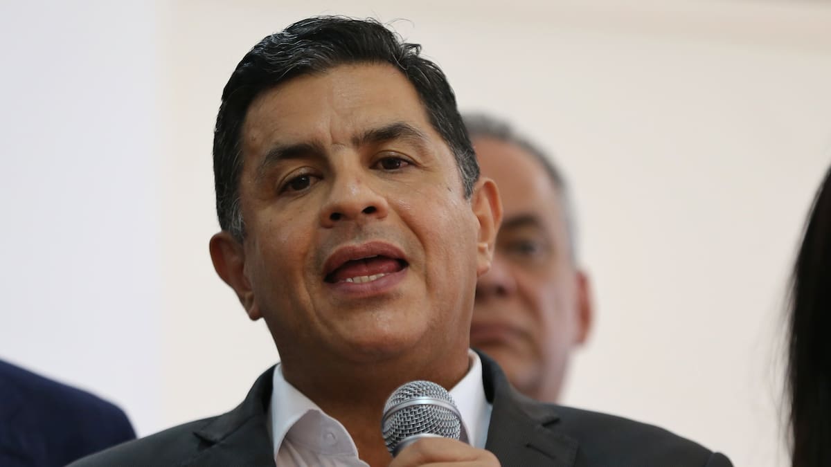 “Es una sanción tardía y anticonvencional”: abogado sobre suspensión de Jorge Iván Ospina