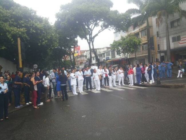 Universitarios marchan en Bucaramanga para protestar por crisis de la salud