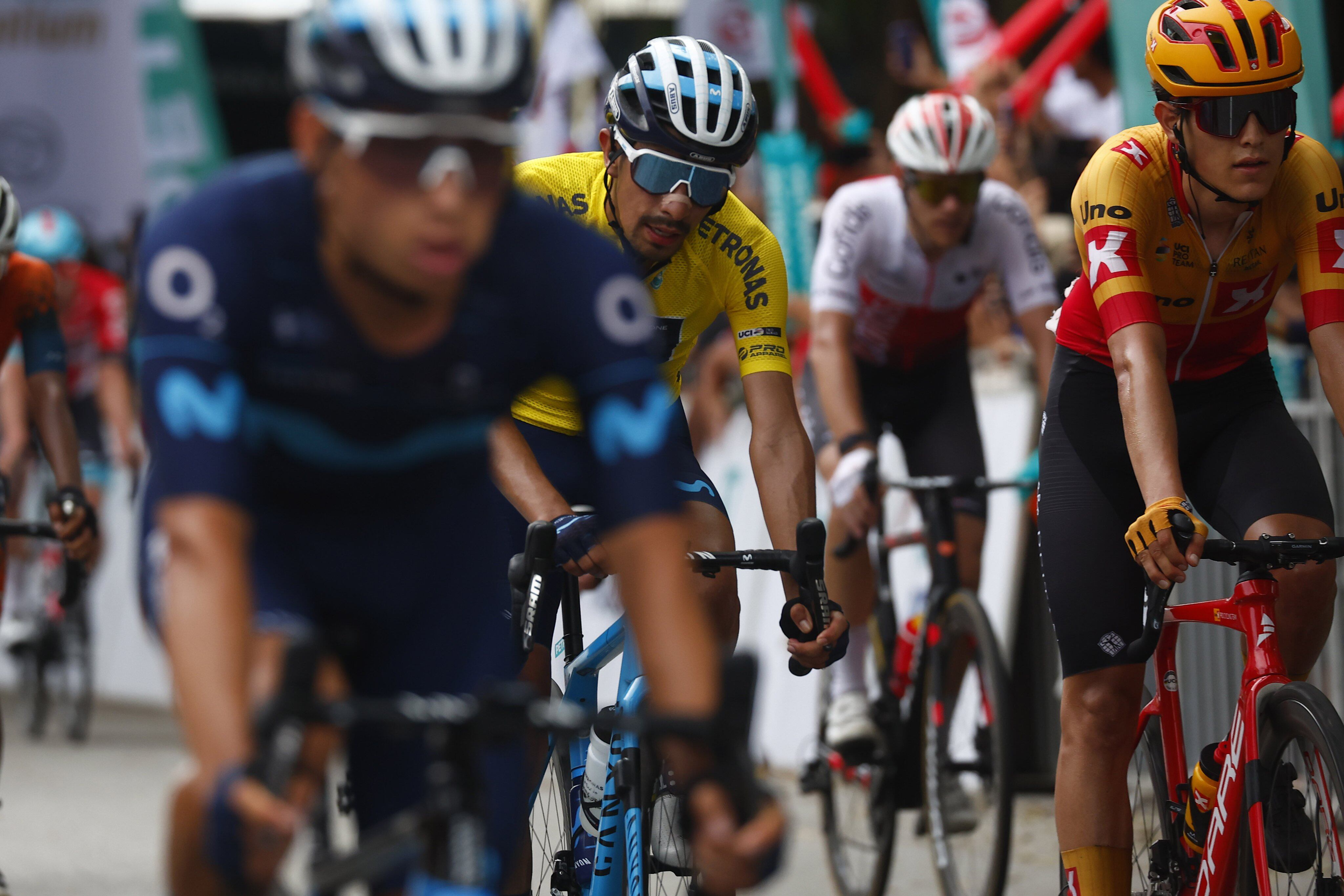 Iván Ramiro Sosa conserva la camiseta amarilla de líder del Tour de Langkawi.