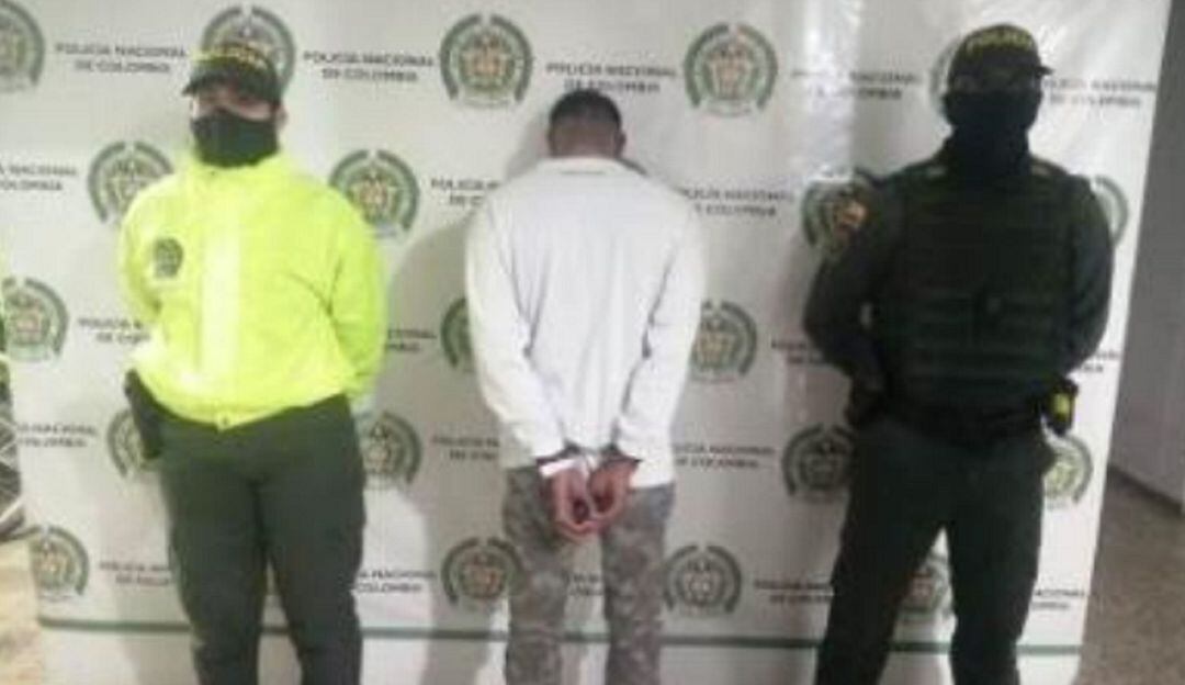 El hombre capturado quien era requerido por un juzgado por el delito de violencia intrafamiliar agravada