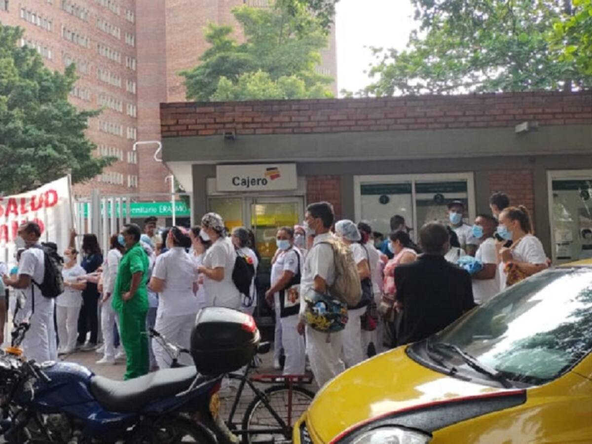 Trabajadores del hospital Erasmo Meoz exigen el pago de sueldo de diciembre