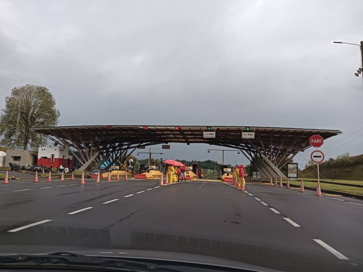 Polémica en el eje cafetero por anuncio del Presidente Petro sobre liberar peajes en la región
