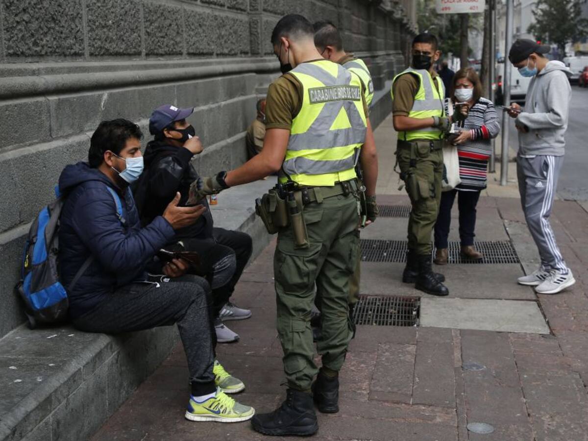 Estudio asegura que cuarentenas actuales en Chile son menos efectivas