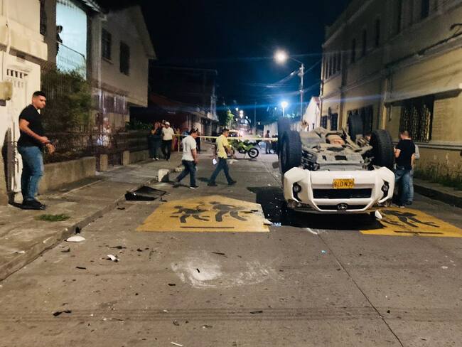 Choque entre taxi y vehículo asignado al alcalde de Palmira deja tres heridos