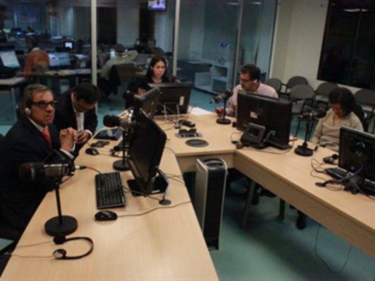 HORA 20. Es un despropósito que una constituyente se use para sentar a hablar a Santos y Uribe: Alfonso Prada