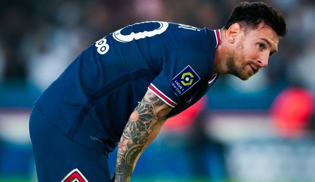 Lionel Messi presentó la molestia en el juego ante el Lyon.