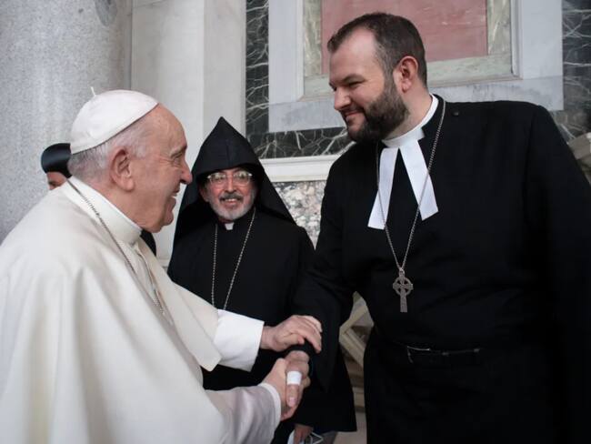 El papa que llegue debe saber unir a todos los sectores de la Iglesia: reverendo Matthew Laferty