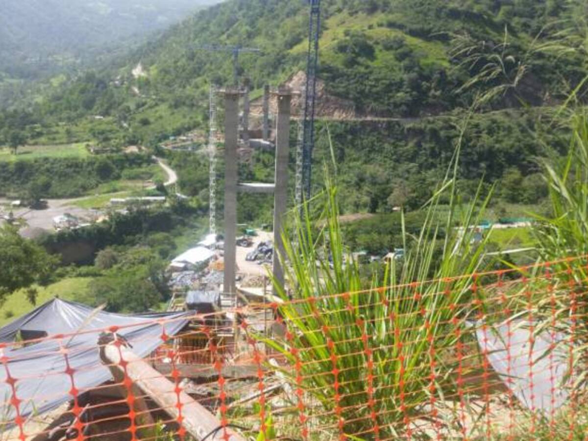 Firma española incumple entrega de tres puentes en Santander