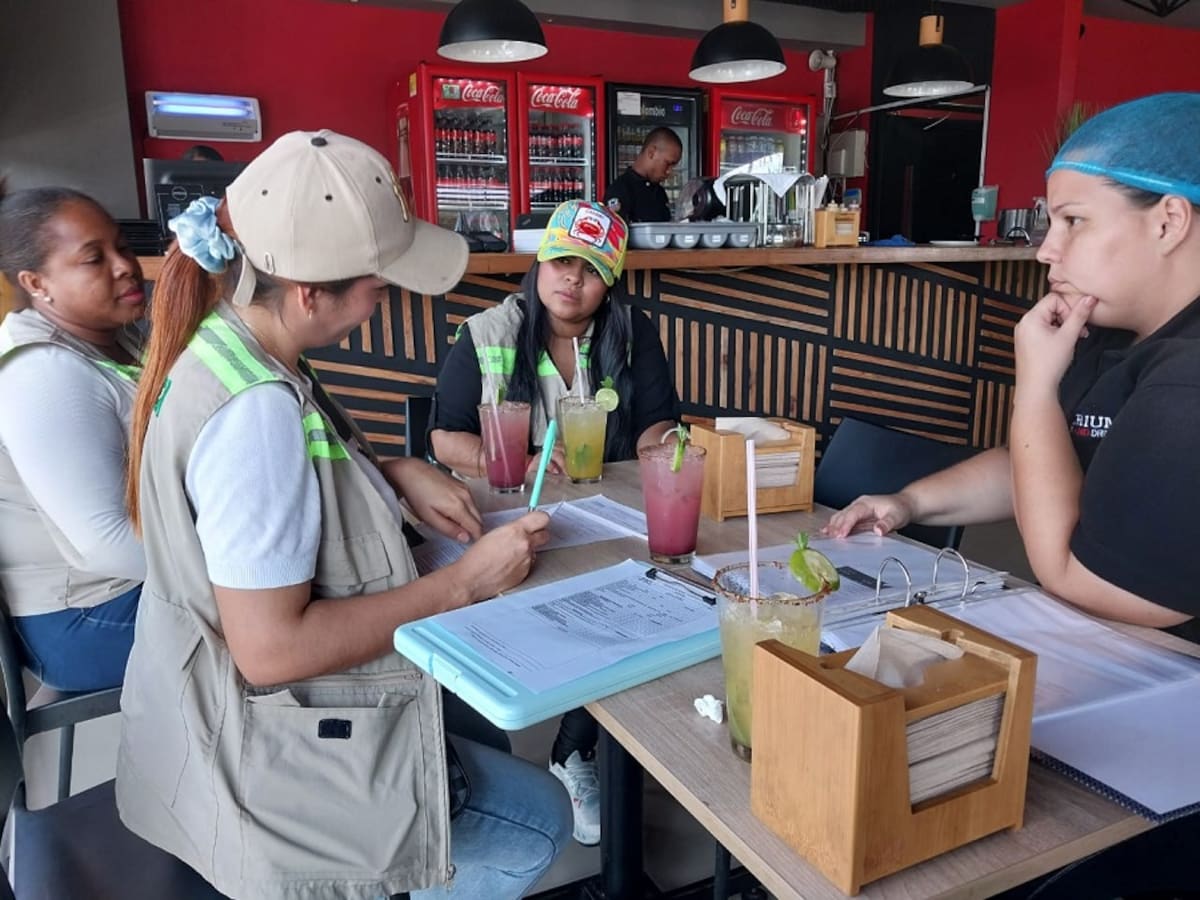 EPA inspecciona restaurantes en Crespo para apoyar recuperación del caño Juan Angola