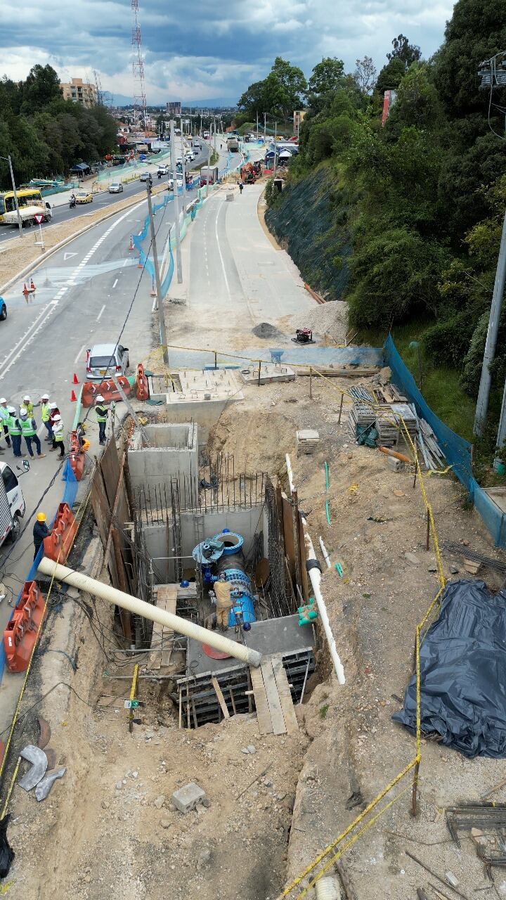 Se restableció el servicio de agua en Engativá, Fontibón y Suba esto debido a las obras de la Avenida El Rincón. Créditos: IDU