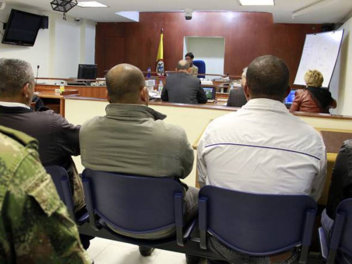 ONG denuncia que Colombia prevé ascender a militares ligados "a escándalos"