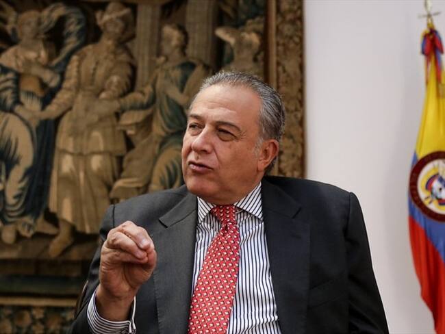 El vicepresidente Óscar Naranjo catalogó de gravísima la existencia de una red de "chuzadas" ilegales. Foto: Colprensa