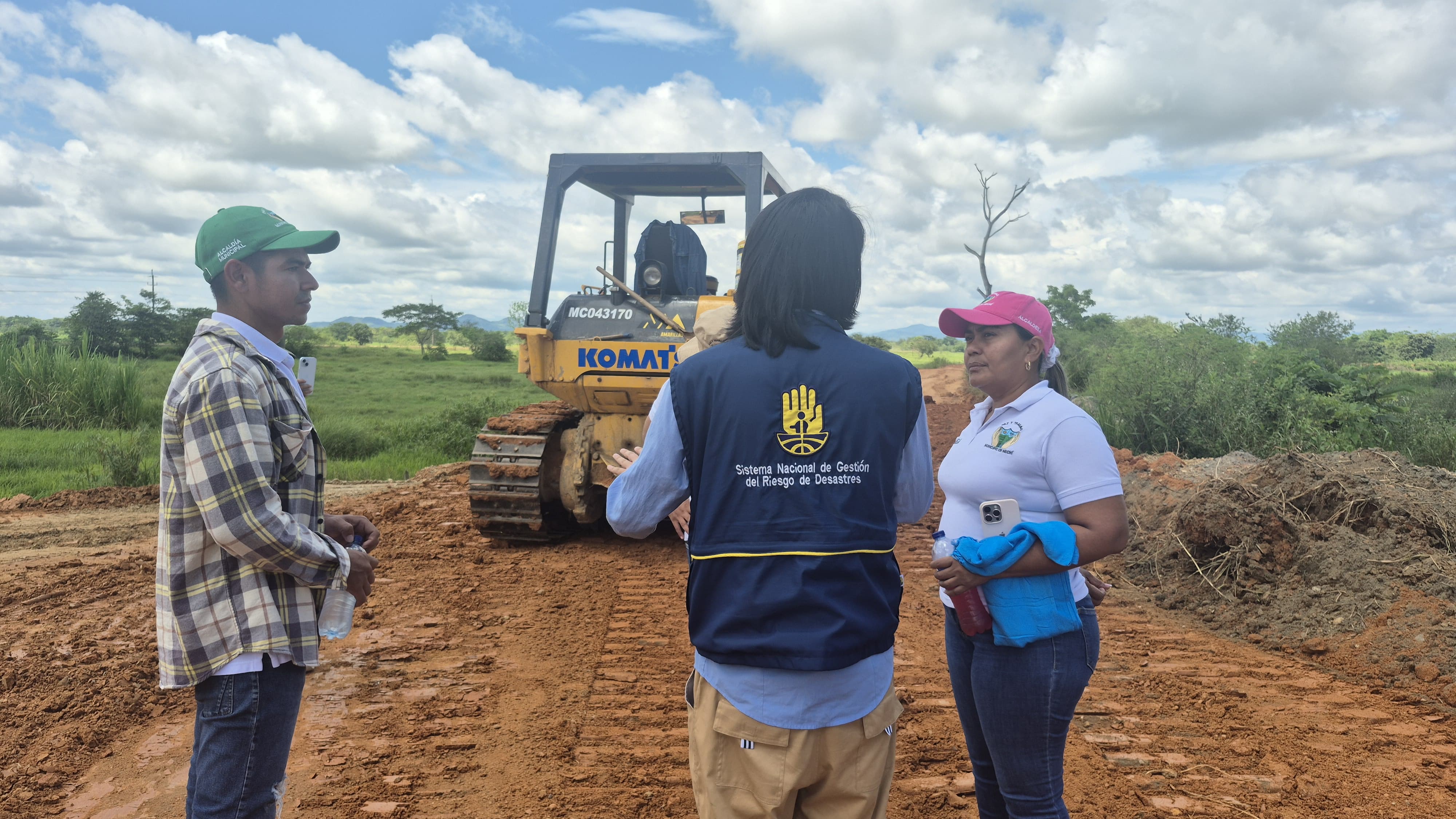 UNGRD refuerza diques en Nechí para prevenir desbordamientos del río Cauca. Foto: UNGRD