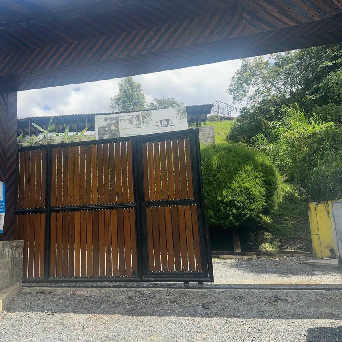 Corantioquia suspende obras en predio Las Brisas, propiedad de la familia de Luis Pérez