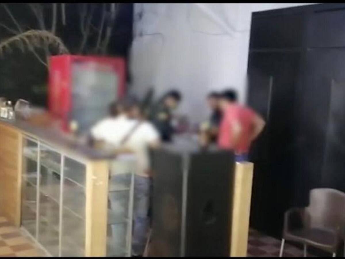 Casa por cárcel para personas que estaban tomando en San Gil