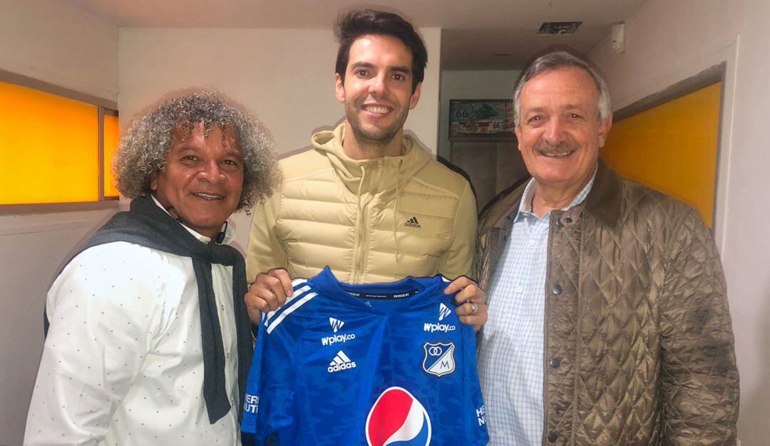 Alberto Gamero, Kaká y Enrique Camacho, presidente de Millonarios