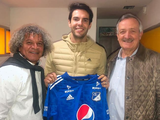Alberto Gamero, Kaká y Enrique Camacho, presidente de Millonarios