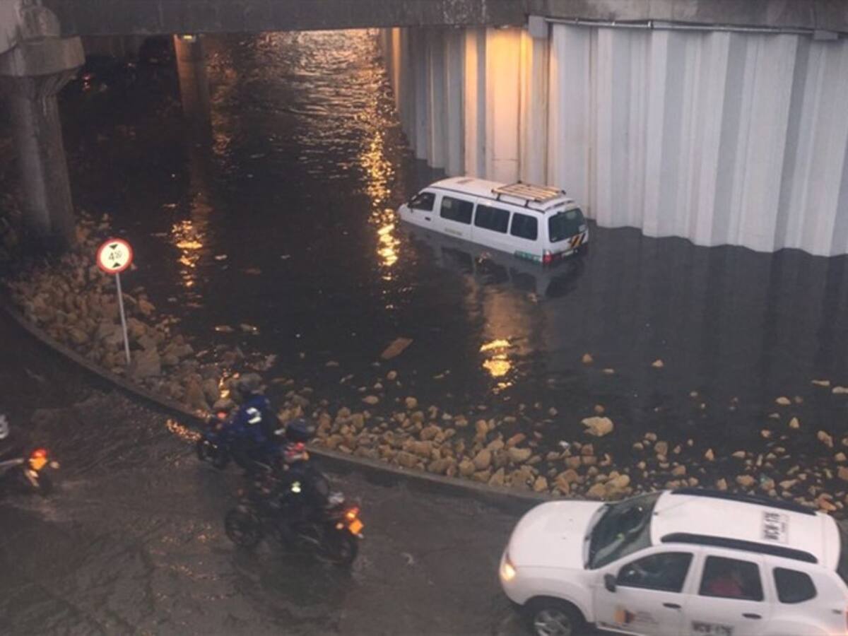 Nuevamente se inunda el deprimido de la Calle 94 con NQS
