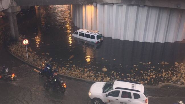 Nuevamente se inunda el deprimido de la Calle 94 con NQS . Foto: Angie Camacho