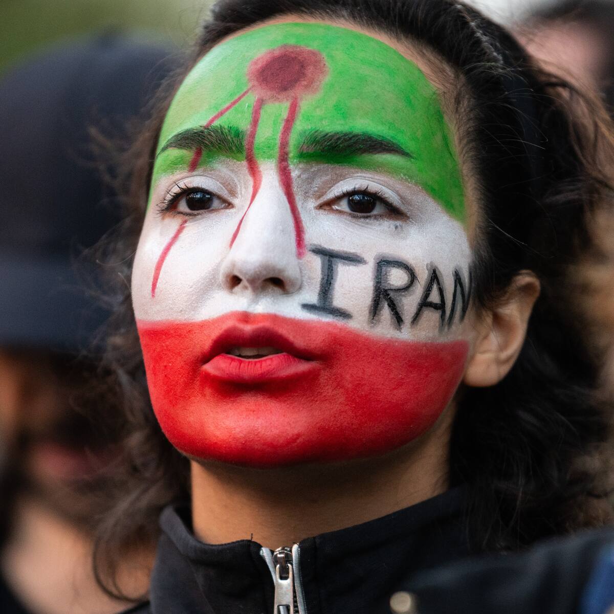 Irán condena a muerte a dos mujeres por participar en protestas